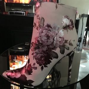 Boots size 11 brand new.